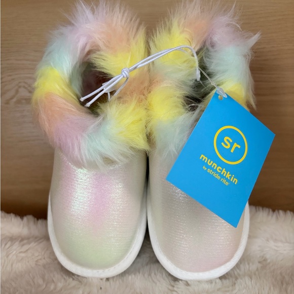 ✨$15✨NWT•Stride Rite Munchkin Elys Toddler Girls Cozy Ankle Boots | Silver | 7T - Picture 6 of 10